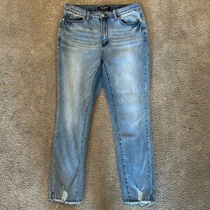 New without tags Judy Blue relaxed fit cooling denim size 11/30